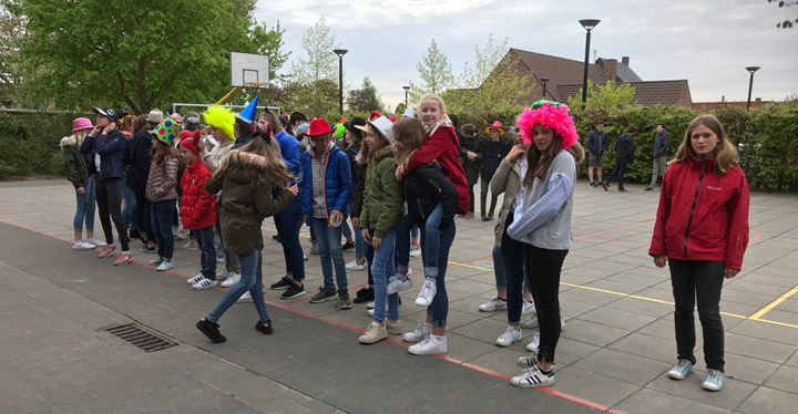 Week van de gezondheid - laatste wandeling met gek hoofddeksel